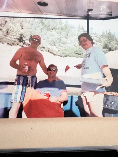 Shasta 😎 house boating ❤️ his fun loving nature was contagious… so many great memories ☺️